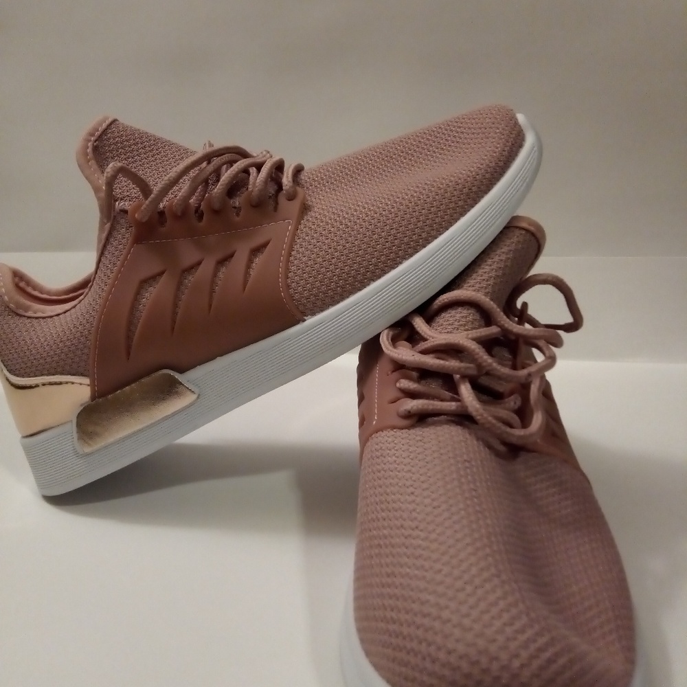 Women's slip on shoes